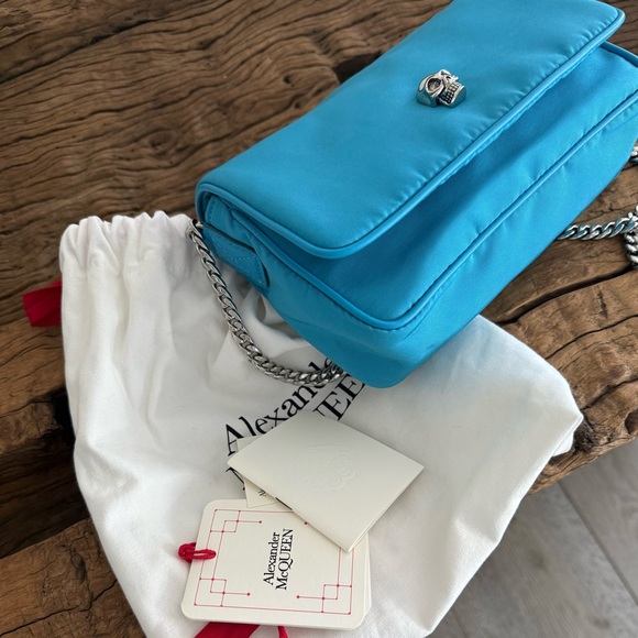ALEXANDER MCQUEEN, Blue Skull Accent Crossbody Bag - Picture 4 of 16